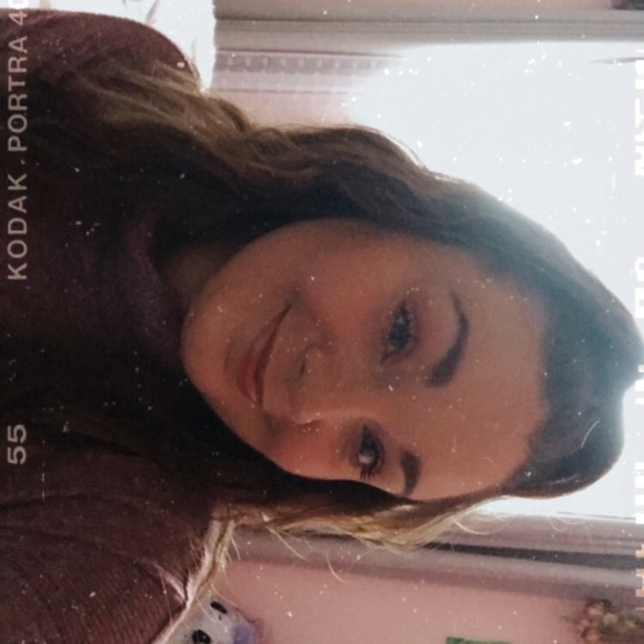 Meet your Posher, Hayley - Picture 2 of 6